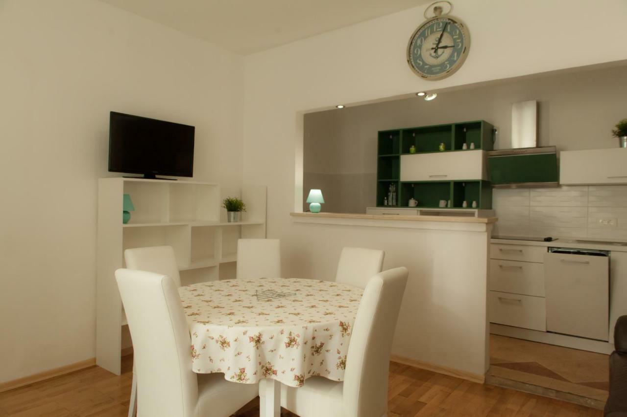 Holiday Home Domi Нови-Винодолски Экстерьер фото